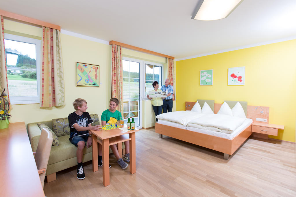 Gasthof-Pension Nordwald Harbach  Ruang foto