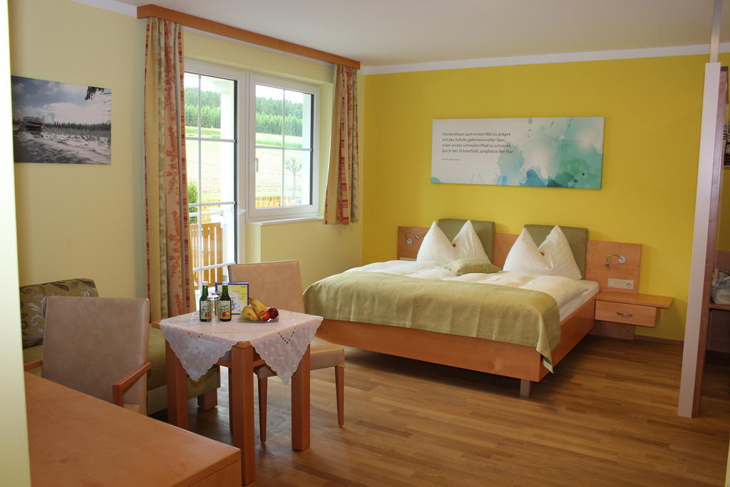 Gasthof-Pension Nordwald Harbach  Ruang foto