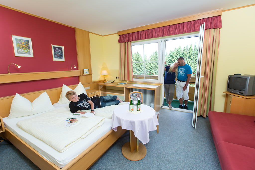 Gasthof-Pension Nordwald Harbach  Ruang foto